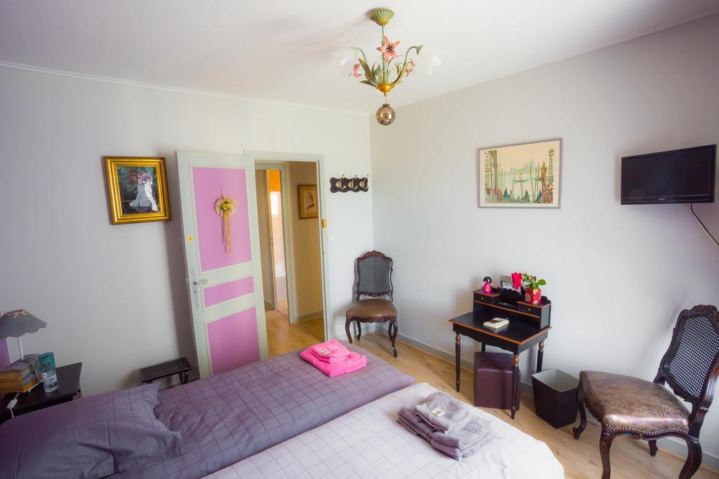 La Petite Maison Pres De L'Eglise Meillac Bilik gambar