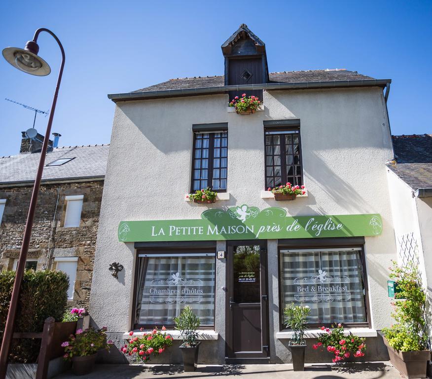 La Petite Maison Pres De L'Eglise Meillac Luaran gambar